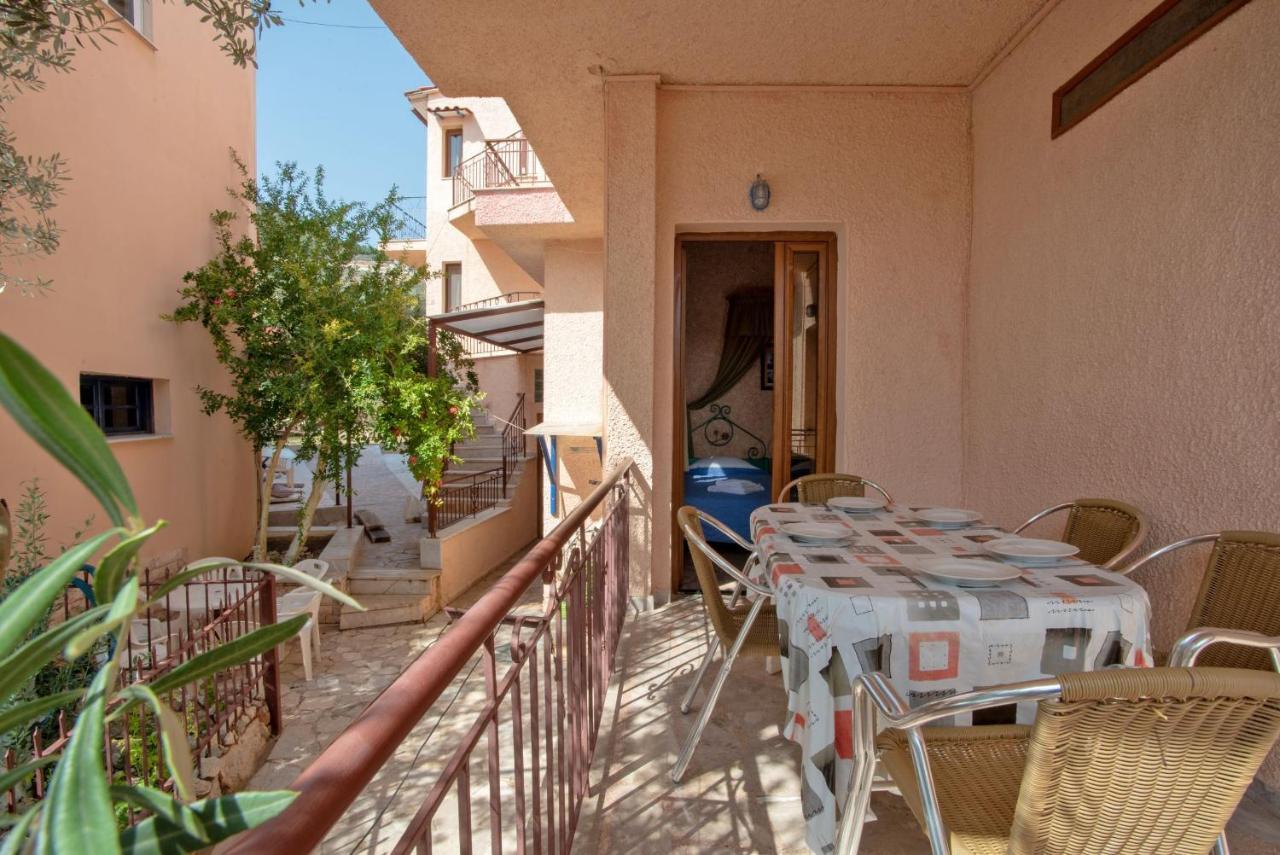 Kleoni Club Apartments Tolo Exterior photo