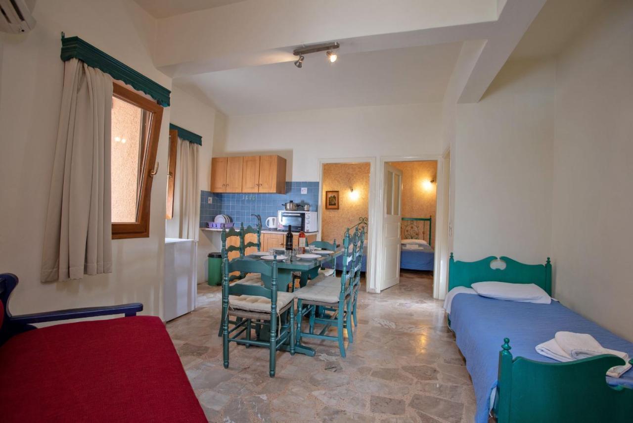 Kleoni Club Apartments Tolo Exterior photo
